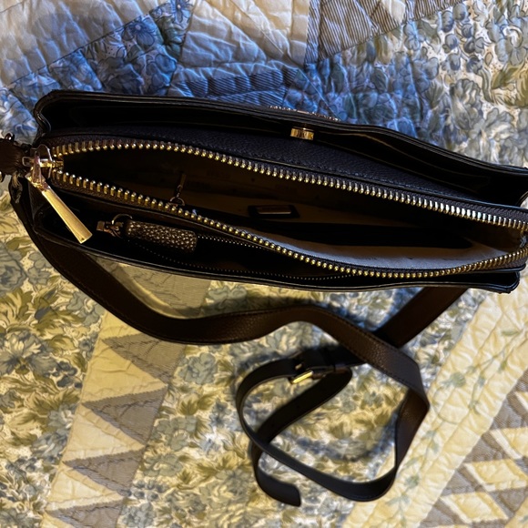 Brown Guess Crossbody/Shoulder bag. - Picture 3 of 3